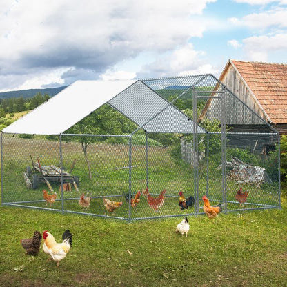 RedBarn walk-in chicken run for 10-12 hens hero view