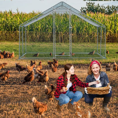 RedBarn walk-in chicken run for 10-12 hens hero view