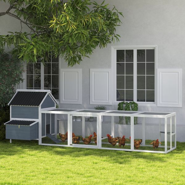 Heritage chicken coop with run for 10-15 hens hero view