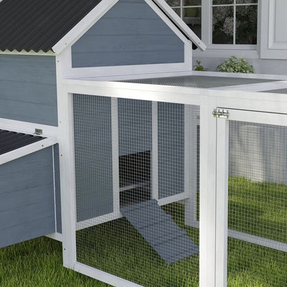 Heritage chicken coop with run for 10-15 hens hero view