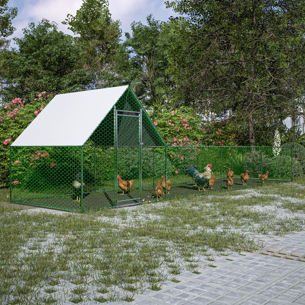 Ridgeline walk-in chicken run for 12-15 hens hero view