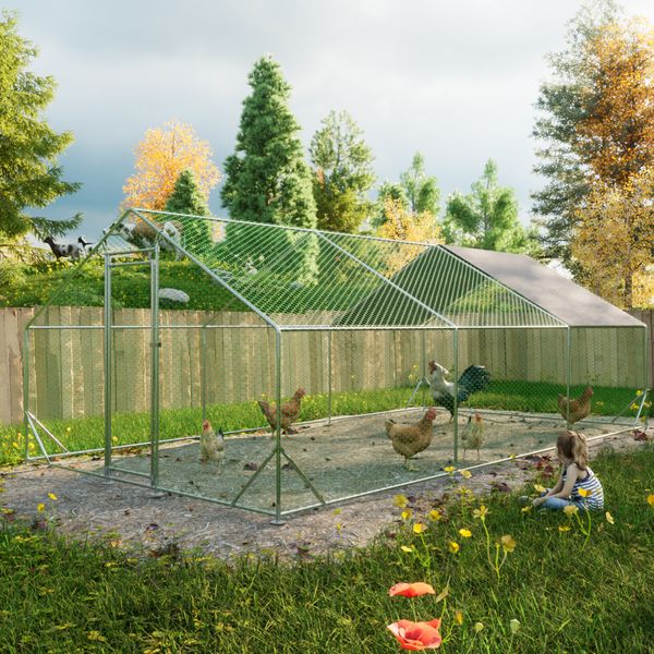 Ironwood walk-in chicken run for 12-16 hens hero view